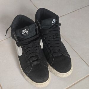 Nike Black Interior Label Close-Up